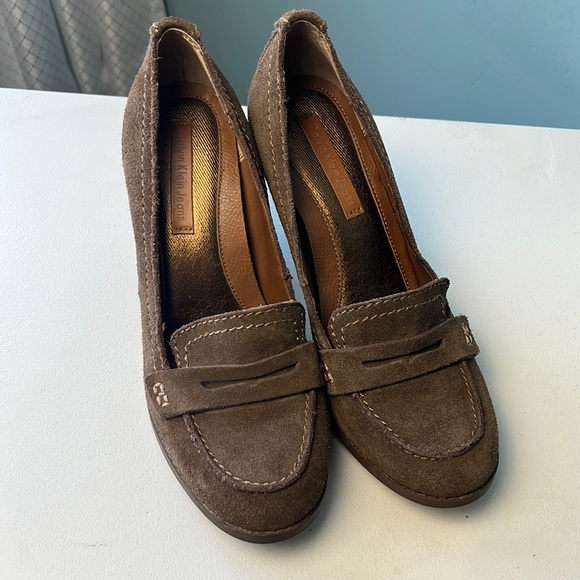 Calvin Klein heels - Picture 1 of 8